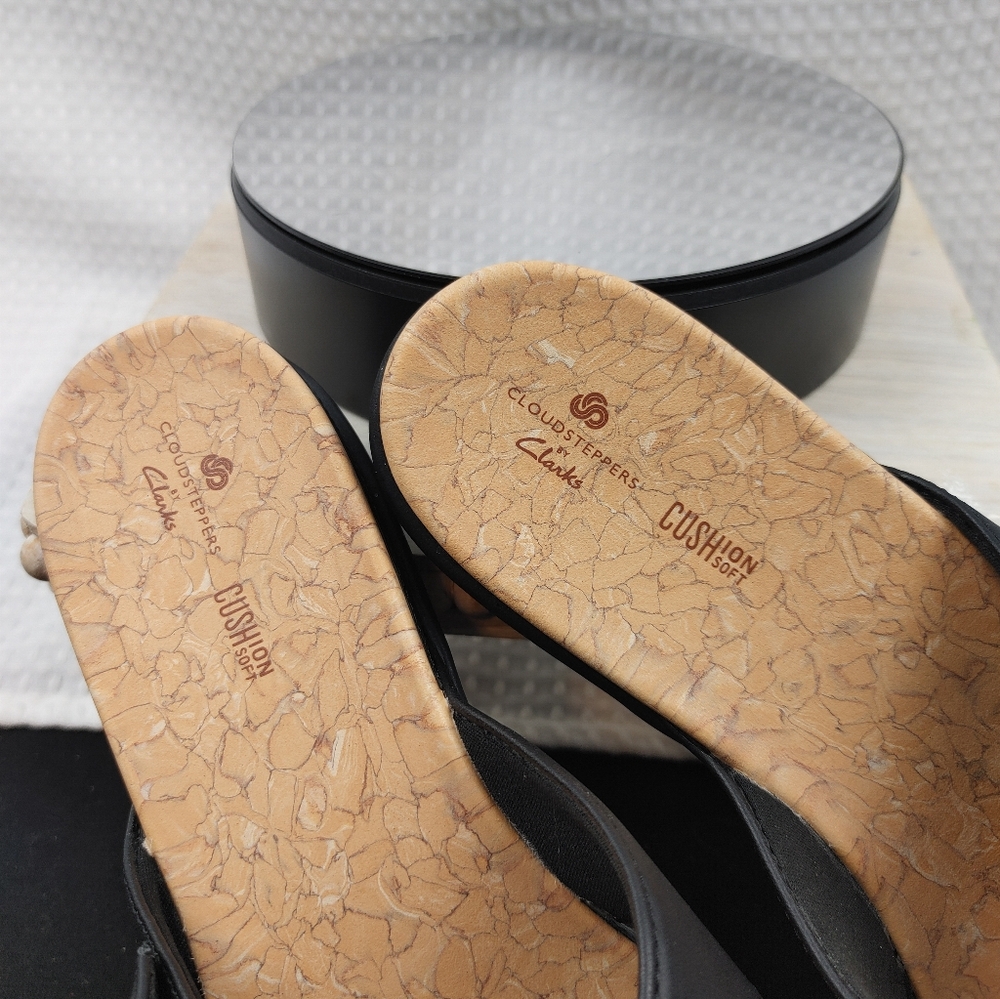 Clarks Cloudsteppers Step June Shell Sandals - Picture 4 of 5